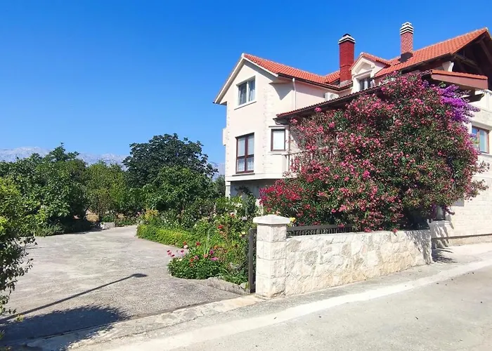 Panoramic Spacious 3 Bedroom Apartment